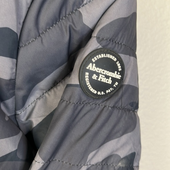 Abercrombie & Fitch Kids Camo Faux Sherpa Winter Gray Jacket Coat Size 9/10 - Picture 6 of 8